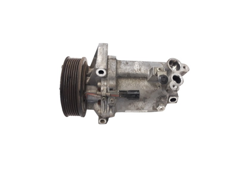 Recambio de compresor aire acondicionado para dacia duster laureate 4x2 referencia OEM IAM 926008367R  
