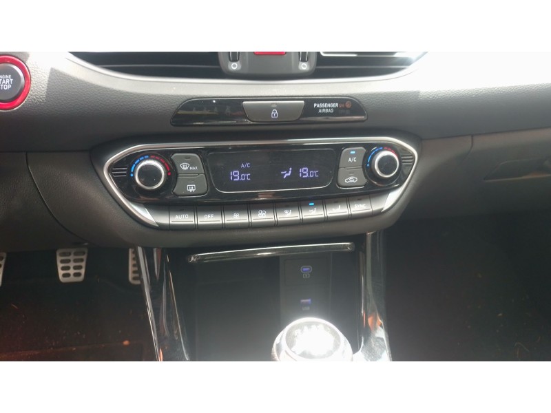 Recambio de mando climatizador para hyundai i30 (pde, pd, pden) 1.0 t-gdi referencia OEM IAM   