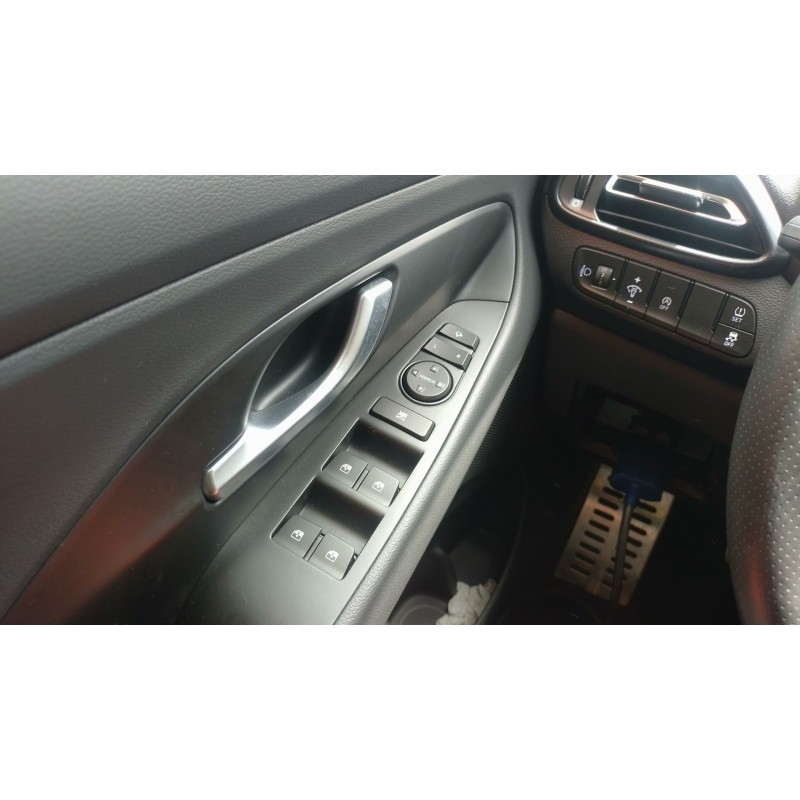 Recambio de mando elevalunas delantero izquierdo para hyundai i30 (pde, pd, pden) 1.0 t-gdi referencia OEM IAM   