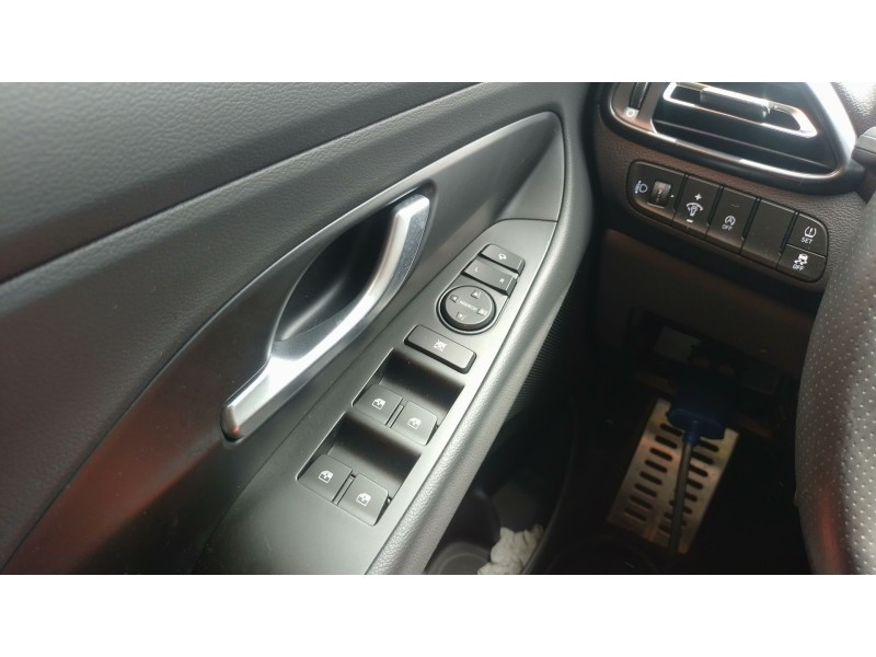 Recambio de mando elevalunas delantero izquierdo para hyundai i30 (pde, pd, pden) 1.0 t-gdi referencia OEM IAM   