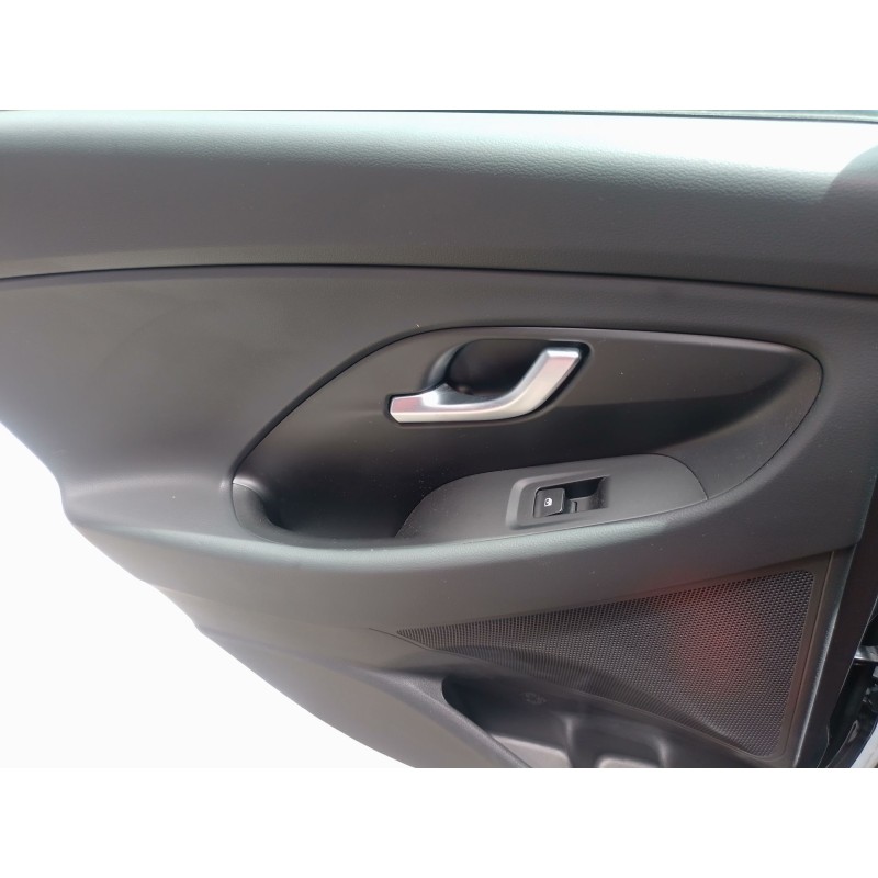 Recambio de mando elevalunas trasero izquierdo para hyundai i30 (pde, pd, pden) 1.0 t-gdi referencia OEM IAM   