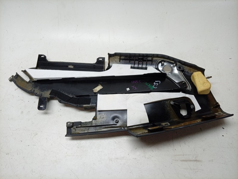 Recambio de moldura para aston martin rapide 5.9 v12 cat referencia OEM IAM  AD4350095A 