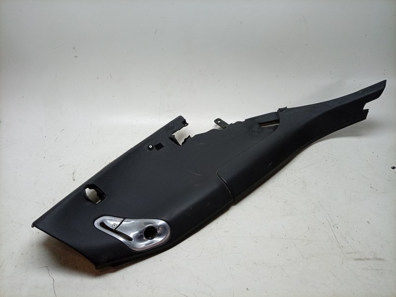 Recambio de moldura para aston martin rapide 5.9 v12 cat referencia OEM IAM  AD4350206AEW 