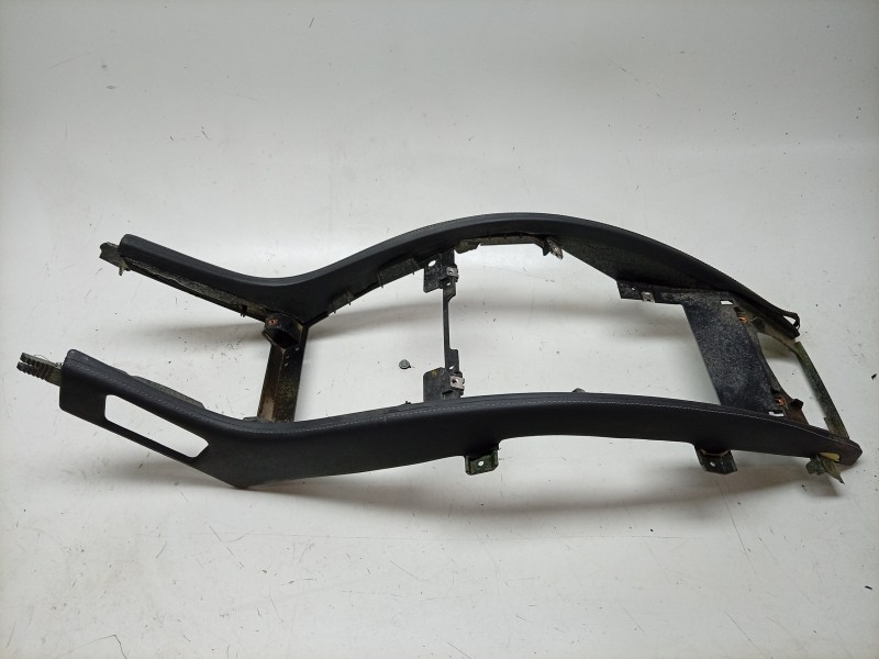 Recambio de moldura para aston martin rapide 5.9 v12 cat referencia OEM IAM  8D3311801AA 