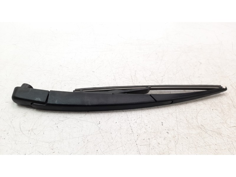 Recambio de brazo limpia trasero para opel corsa f 1.2 referencia OEM IAM 6429HE  