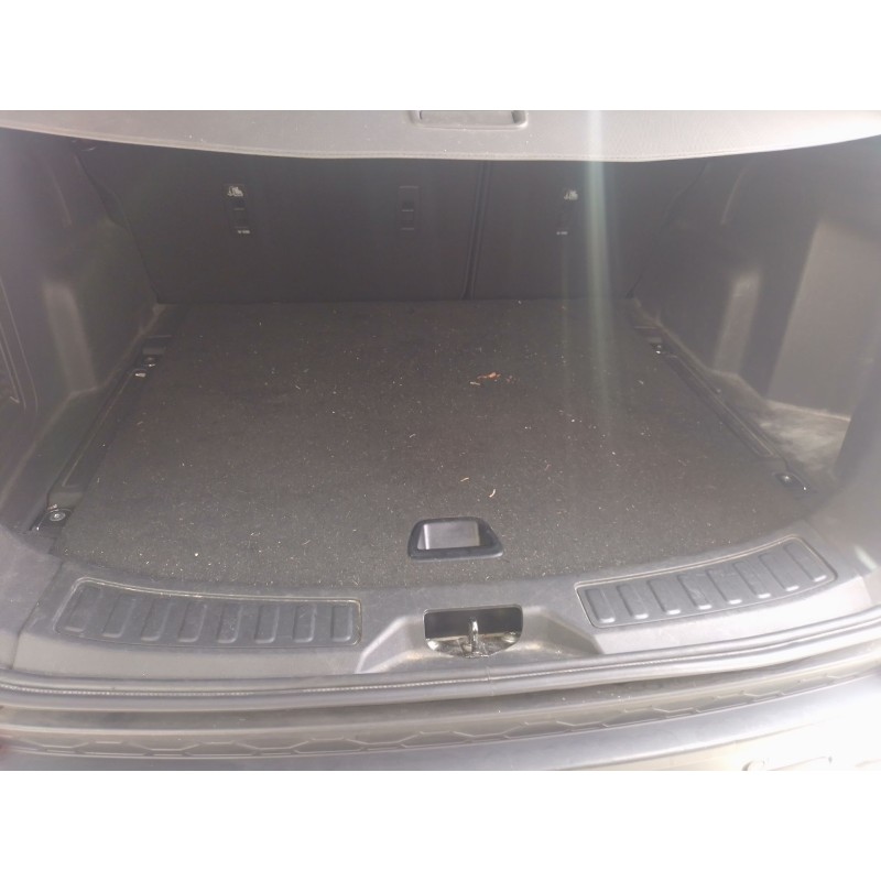 Recambio de alfombra maletero para land rover discovery sport (l550) 2.0 d 4x4 referencia OEM IAM   