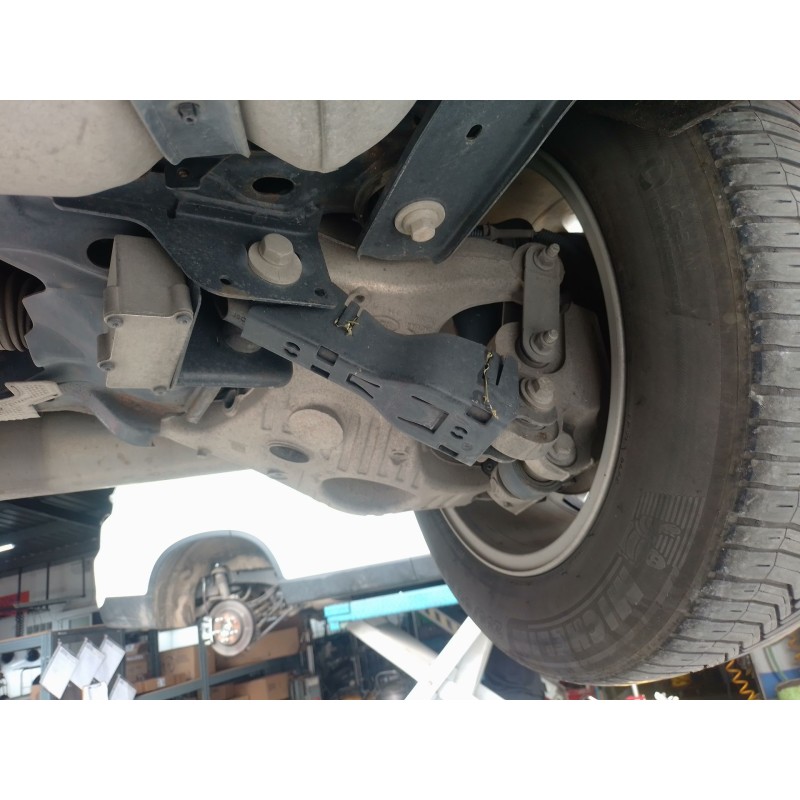 Recambio de brazo suspension inferior trasero izquierdo para land rover discovery sport (l550) 2.0 d 4x4 referencia OEM IAM   