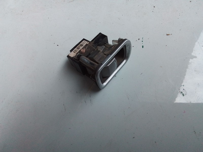 Recambio de mando elevalunas trasero derecho para aston martin rapide 5.9 v12 cat referencia OEM IAM   