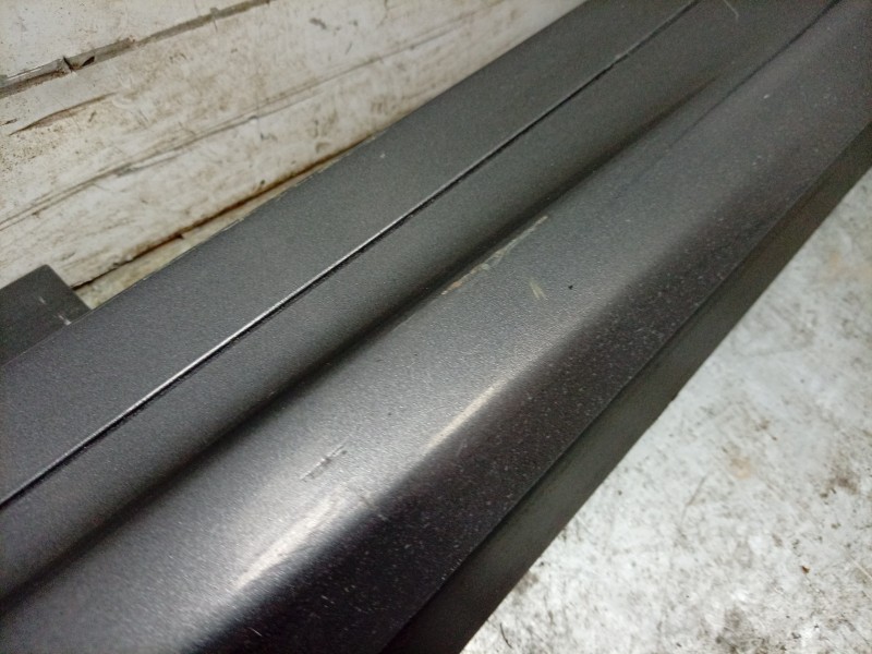 Recambio de estribos laterales para maserati ghibli iii (m157) 3.0 s q4 referencia OEM IAM  670010791 