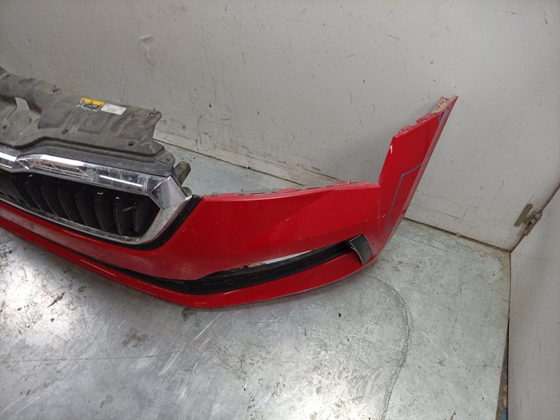 Recambio de paragolpes delantero para skoda scala (nw1) 1.6 tdi referencia OEM IAM  657807217 107197608/SK3521011/8231000/823101