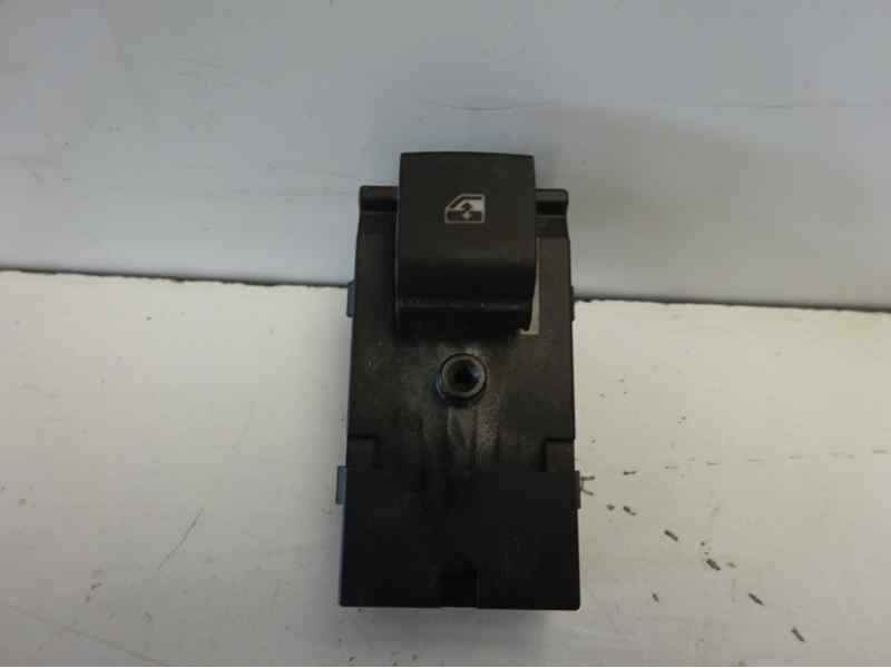 Recambio de mando elevalunas trasero derecho para opel astra j lim. excellence referencia OEM IAM 13301888  