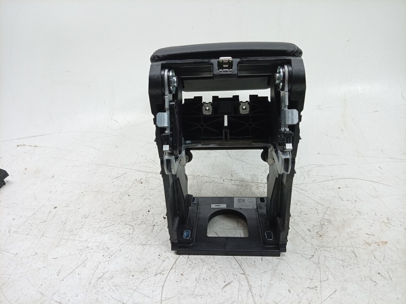 Recambio de apoyabrazos central para skoda octavia iv (nx3, nn3, pv3) 2.0 tdi referencia OEM IAM 5E3864207 5E3864207 