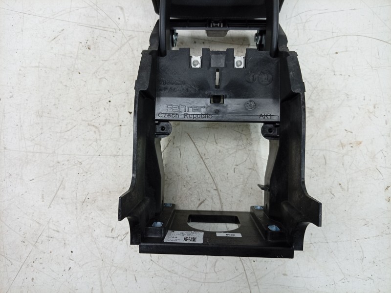 Recambio de apoyabrazos central para skoda octavia iv (nx3, nn3, pv3) 2.0 tdi referencia OEM IAM 5E3864207 5E3864207 