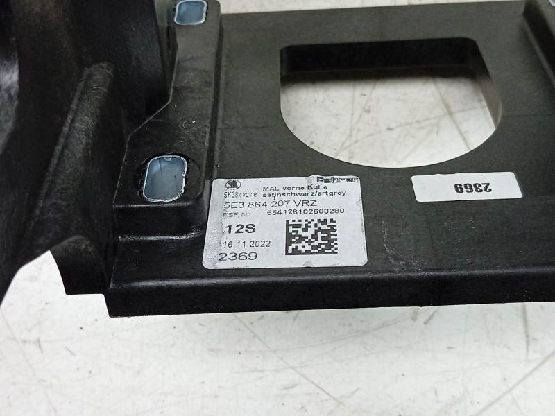 Recambio de apoyabrazos central para skoda octavia iv (nx3, nn3, pv3) 2.0 tdi referencia OEM IAM 5E3864207 5E3864207 