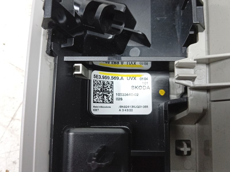 Recambio de luz interior para skoda octavia iv (nx3, nn3, pv3) 2.0 tdi referencia OEM IAM 5E3959569A 5E3959569A 