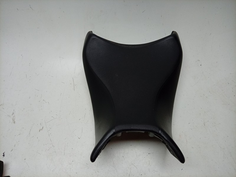 Recambio de asiento para honda nc nc 750 x (rh09) referencia OEM IAM  77100MKWD01ZA 