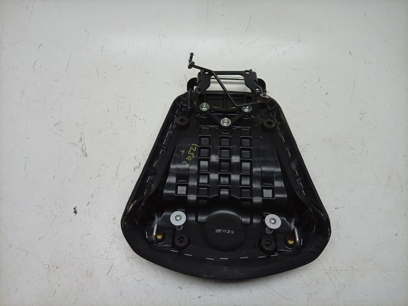 Recambio de asiento trasero para honda nc nc 750 x (rh09) referencia OEM IAM  77300MKWD01ZA 