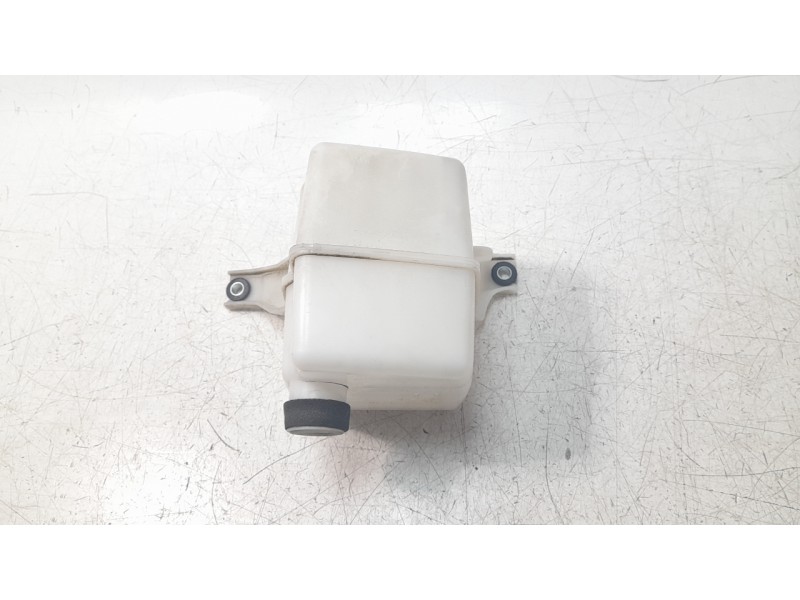 Recambio de deposito expansion para toyota rav4 referencia OEM IAM 1789436040 G910F48011 