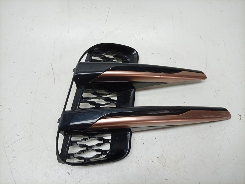 Recambio de rejilla paragolpes derecha para land rover range rover evoque (l551) 2.0 d165 referencia OEM IAM  LR114728 