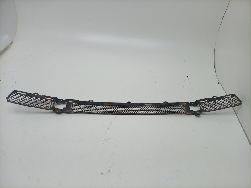 Recambio de molduras traseras para aston martin rapide 5.9 v12 cat referencia OEM IAM  AD4301950AC 