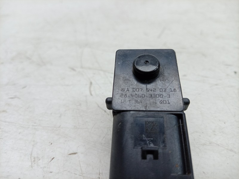 Recambio de sensor para mercedes-benz clase c (w204) coupe 2.1 cdi cat referencia OEM IAM 28406033003 A0075420318 