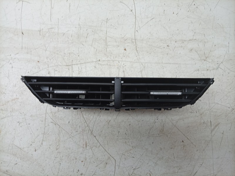 Recambio de aireador central para skoda octavia iv (nx3, nn3, pv3) 2.0 tdi referencia OEM IAM  5E3820951 