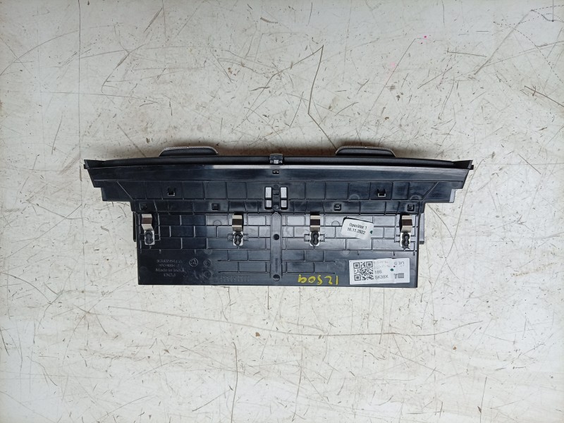 Recambio de aireador central para skoda octavia iv (nx3, nn3, pv3) 2.0 tdi referencia OEM IAM  5E3820951 