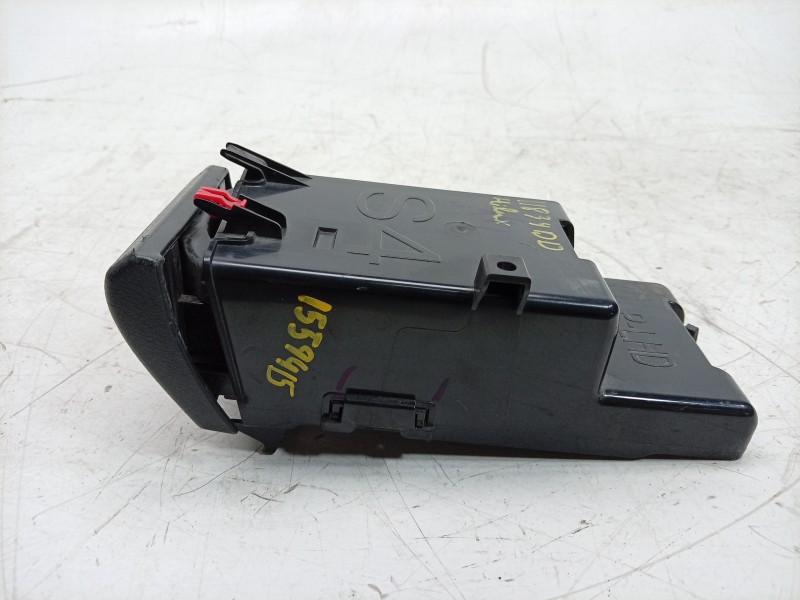 Recambio de moldura para toyota hilux (gun1) doble cabina dlx 4x4 referencia OEM IAM 55628KK040 66995KK040 