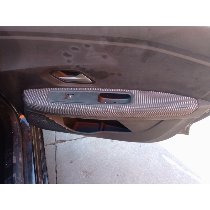 Recambio de mando elevalunas delantero derecho para dacia sandero iii 1.0 tce 90 eco-g referencia OEM IAM   