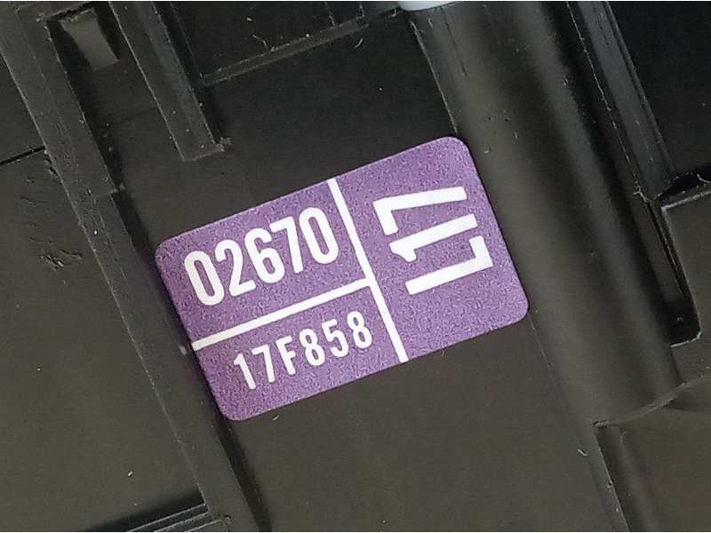 Recambio de mando limpia para toyota auris 1.2 16v turbo cat referencia OEM IAM 17F858 02670 L17