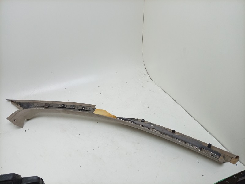 Recambio de moldura para aston martin rapide 5.9 v12 cat referencia OEM IAM  AD43025B38BGW 