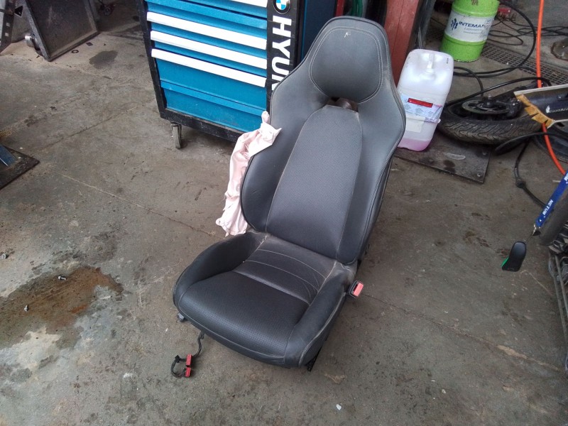 Recambio de asiento delantero derecho para aston martin rapide 5.9 v12 cat referencia OEM IAM   