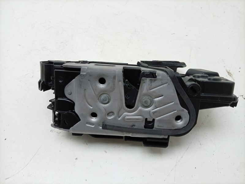 Recambio de cerradura puerta trasera derecha para skoda octavia iv (nx3, nn3, pv3) 2.0 tdi referencia OEM IAM  5TA839016Q 