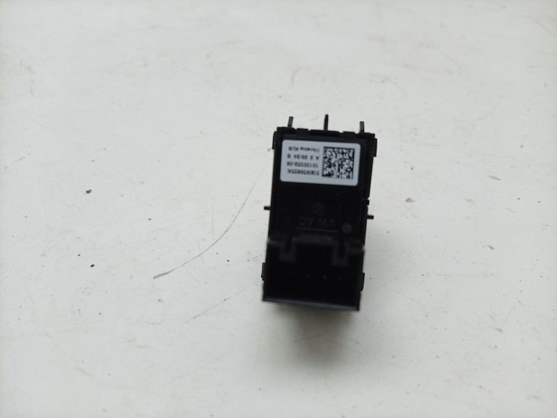 Recambio de mando elevalunas trasero derecho para skoda octavia iv (nx3, nn3, pv3) 2.0 tdi referencia OEM IAM  5G0959855K 