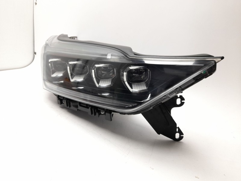 Recambio de faro derecho para kg mobility rexton referencia OEM IAM  8310636010 