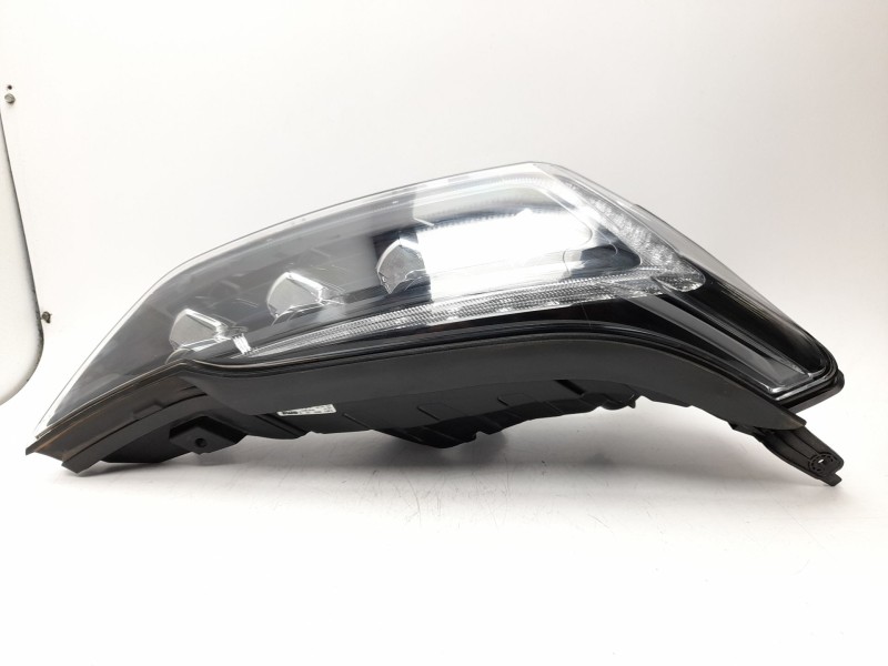 Recambio de faro derecho para kg mobility rexton referencia OEM IAM  8310636010 