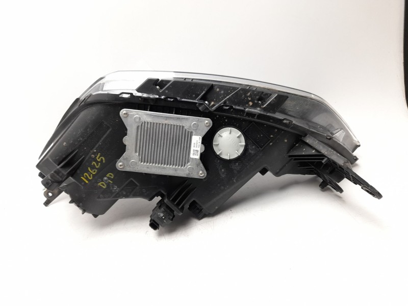 Recambio de faro derecho para kg mobility rexton referencia OEM IAM  8310636010 