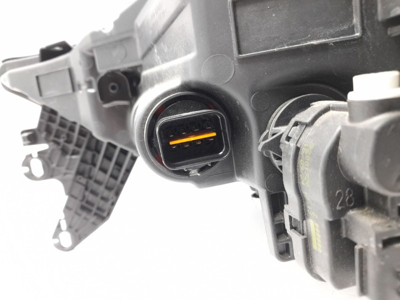 Recambio de faro derecho para kg mobility rexton referencia OEM IAM  8310636010 