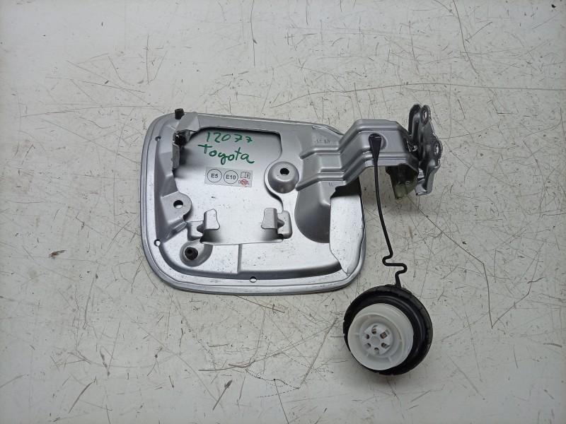 Recambio de tapa exterior combustible para toyota c-hr (_x1_) 2.0 hybrid (maxh10) referencia OEM IAM  77350F4070 