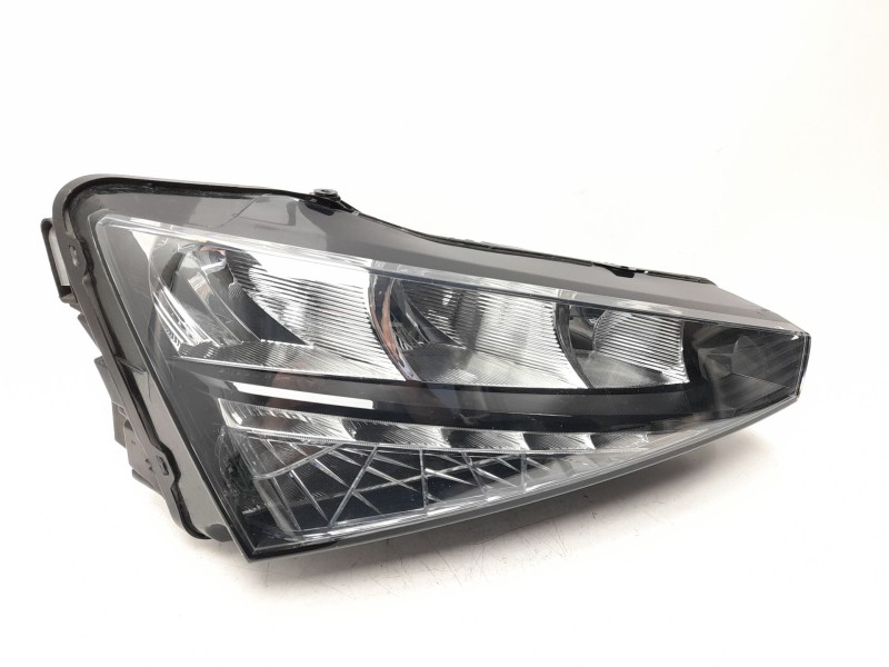 Recambio de faro derecho para skoda scala (nw1) 1.6 tdi referencia OEM IAM  657941016 