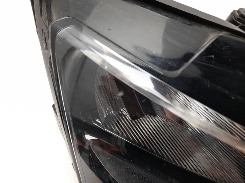 Recambio de faro derecho para skoda scala (nw1) 1.6 tdi referencia OEM IAM  657941016 