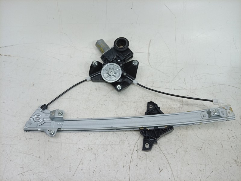 Recambio de elevalunas delantero izquierdo para toyota yaris (_p21_, _pa1_, _ph1_) 1.5 hybrid (mxph11) referencia OEM IAM  85720