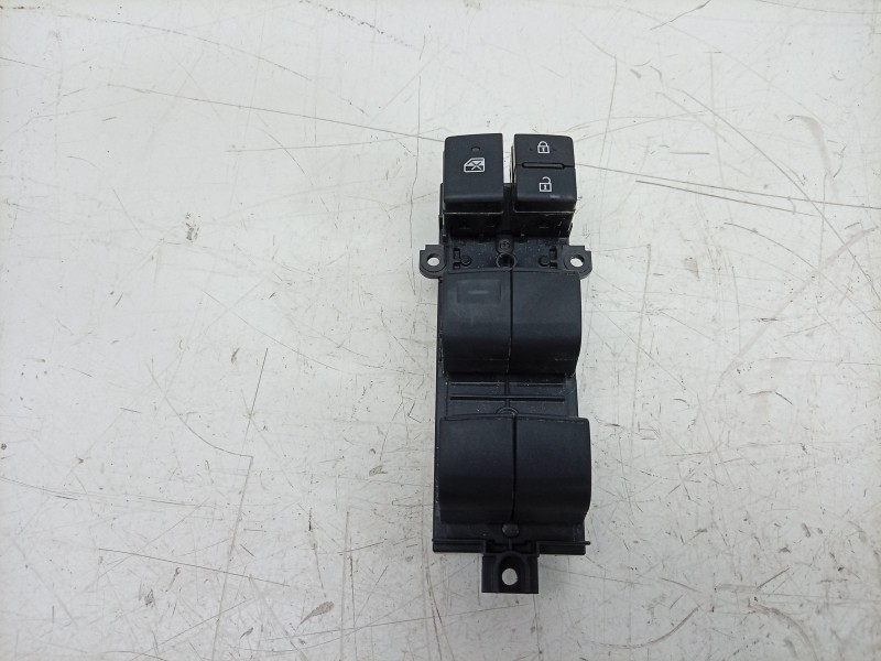 Recambio de mando elevalunas delantero izquierdo para toyota yaris (_p21_, _pa1_, _ph1_) 1.5 hybrid (mxph11) referencia OEM IAM 