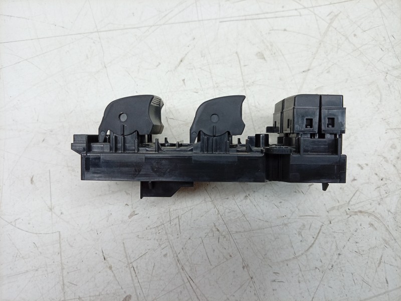 Recambio de mando elevalunas delantero izquierdo para toyota yaris (_p21_, _pa1_, _ph1_) 1.5 hybrid (mxph11) referencia OEM IAM 