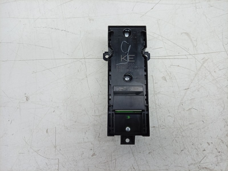 Recambio de mando elevalunas delantero izquierdo para toyota yaris (_p21_, _pa1_, _ph1_) 1.5 hybrid (mxph11) referencia OEM IAM 