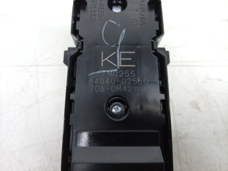 Recambio de mando elevalunas delantero izquierdo para toyota yaris (_p21_, _pa1_, _ph1_) 1.5 hybrid (mxph11) referencia OEM IAM 