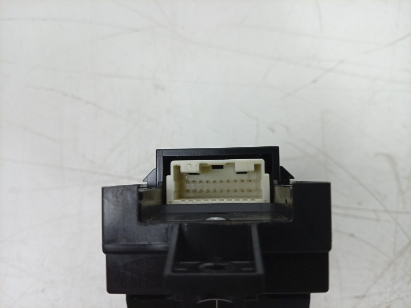 Recambio de mando elevalunas delantero izquierdo para toyota yaris (_p21_, _pa1_, _ph1_) 1.5 hybrid (mxph11) referencia OEM IAM 