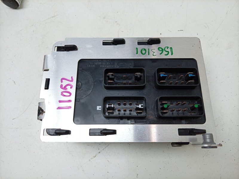 Recambio de caja reles / fusibles para aston martin rapide 5.9 v12 cat referencia OEM IAM  AD4314A074AA 