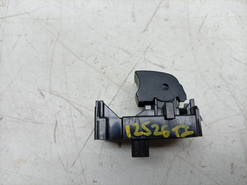 Recambio de mando elevalunas trasero izquierdo para toyota yaris (_p21_, _pa1_, _ph1_) 1.5 hybrid (mxph10) referencia OEM IAM  8