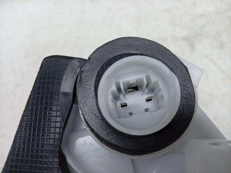 Recambio de cerradura puerta trasera izquierda para toyota yaris (_p21_, _pa1_, _ph1_) 1.5 hybrid (mxph10) referencia OEM IAM M7